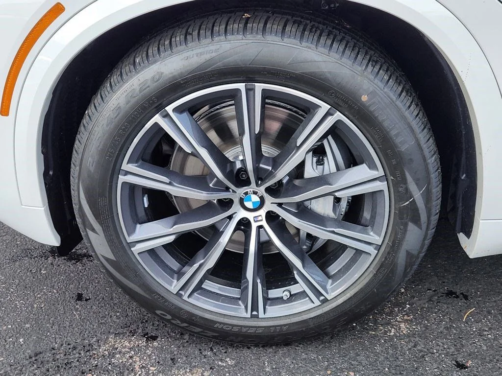 Used 2026 Alpine White BMW xDrive50e image 7
