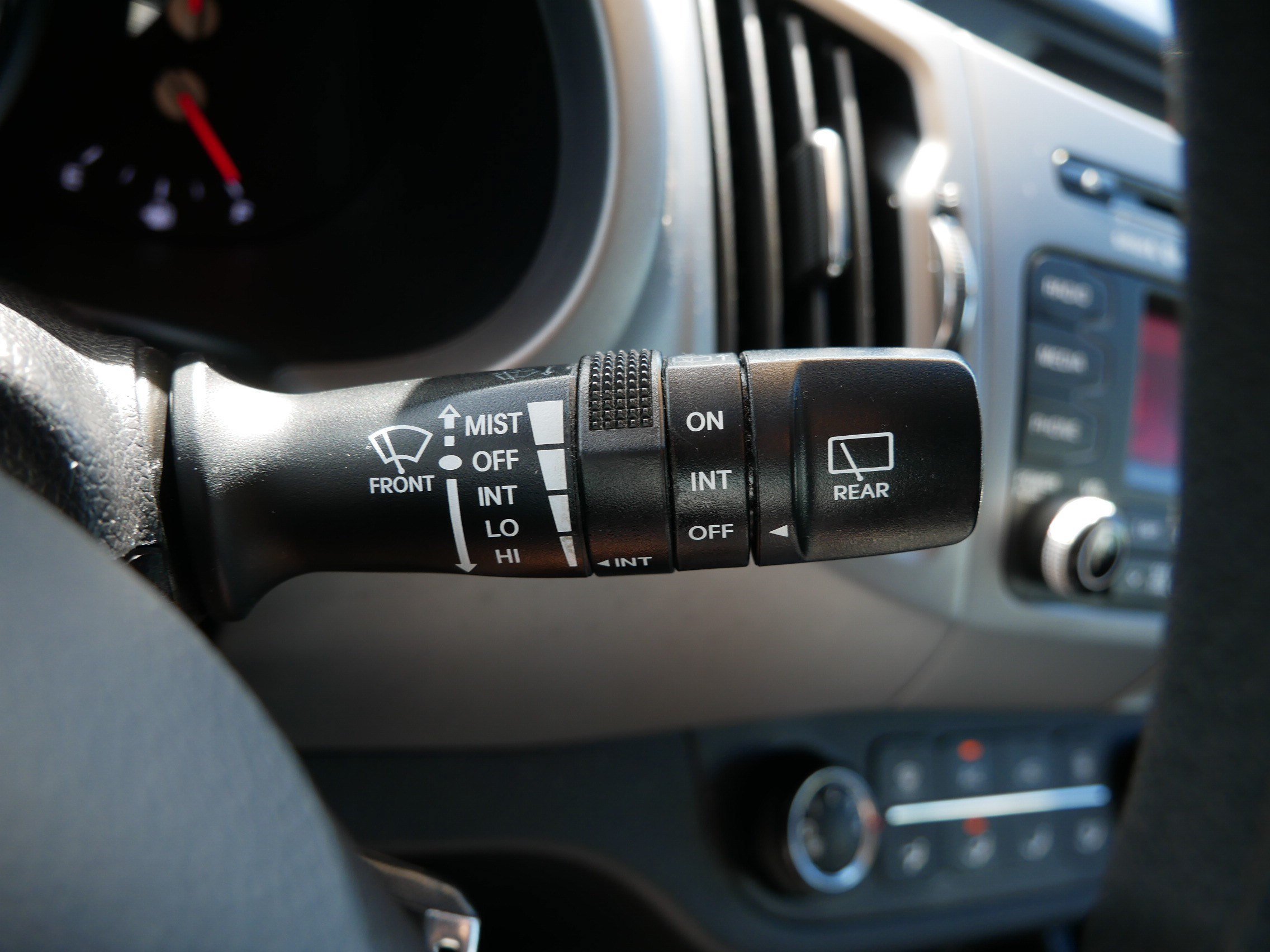 Used 2015 Mineral Silver Kia LX image 31