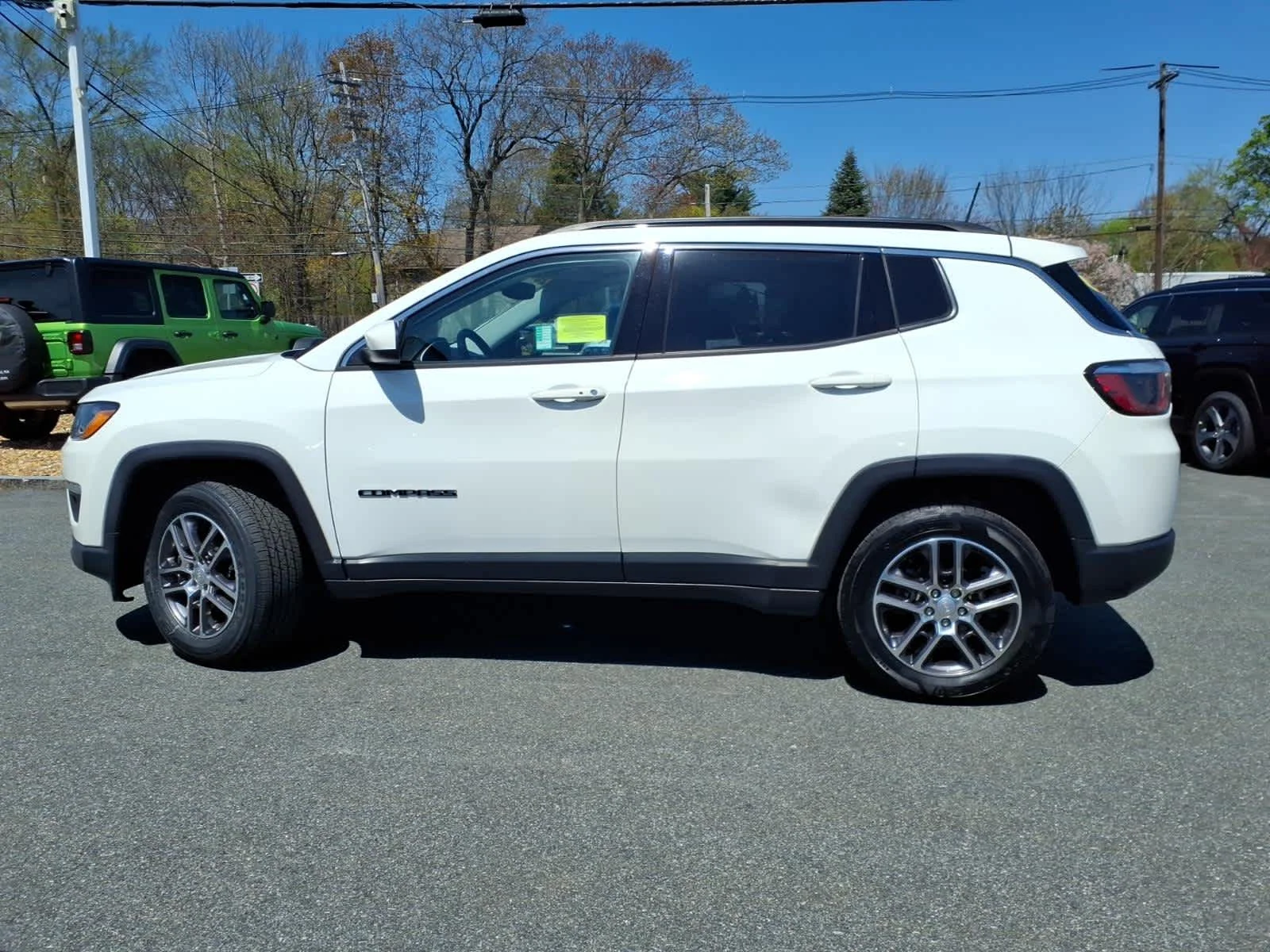 Certified Used 2020 White Clearcoat Jeep Latitude w/Sun/Safety Pkg image 12