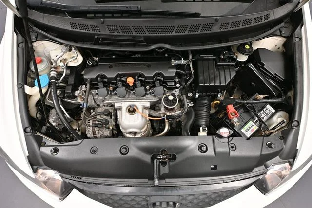Used 2009 White Honda LX image 37