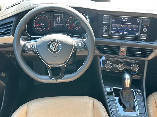 Certified Used 2020 White Volkswagen 1.4T SE image 22