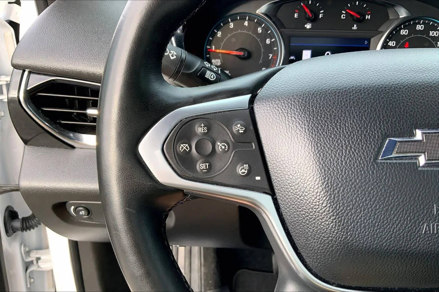Used 2023 Iridescent Pearl Tricoat Chevrolet RS image 23