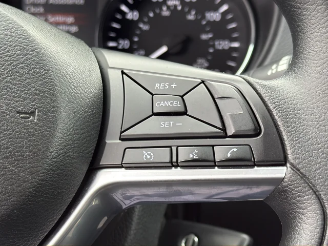 Used 2020 Gray Nissan S image 17