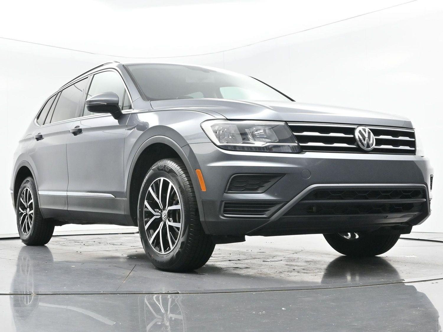 Used 2021 Platinum Gray Metallic Volkswagen SE image 39