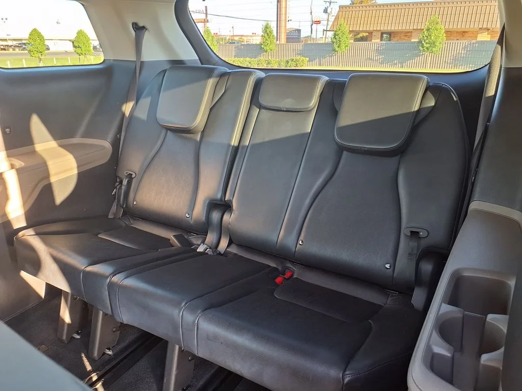 Used 2025 Gray Kia LXS image 19