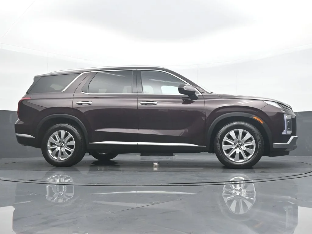 Used 2025 Red Hyundai SEL image 31