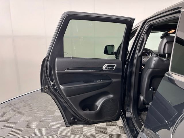 Used 2020 Black Jeep Limited image 38