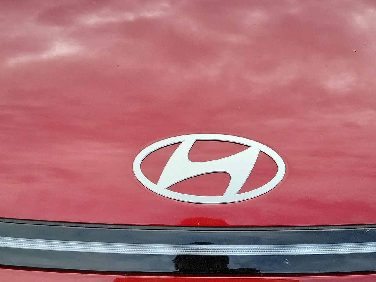 New 2026 Ultimate Red Metallic Hyundai SE FWD image 19