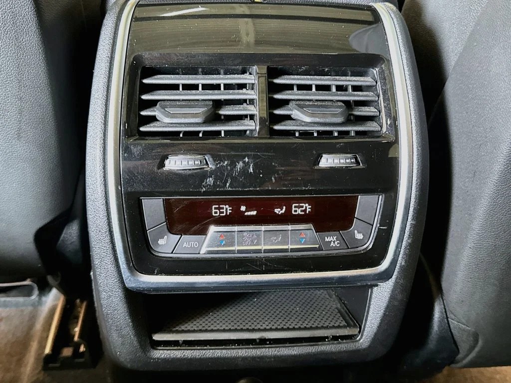 Used 2021  BMW xDrive40i image 30