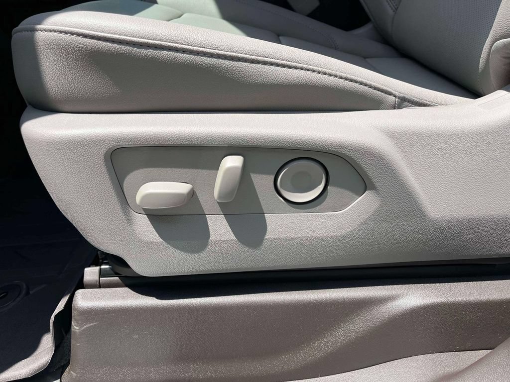 2026 GMC Sierra 1500 SLT - Photo 23