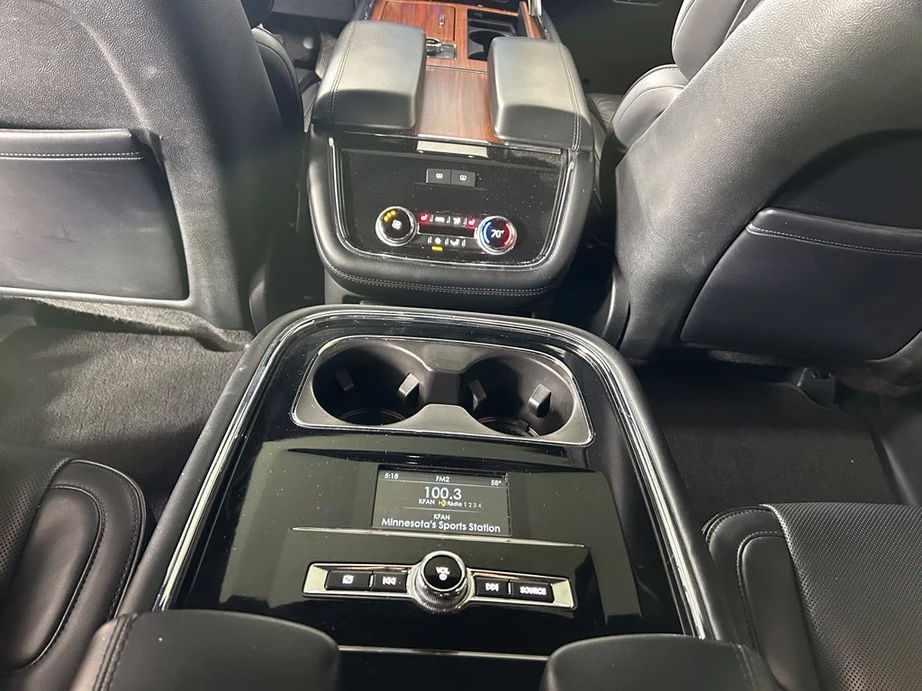 Used 2019  Lincoln Reserve image 13