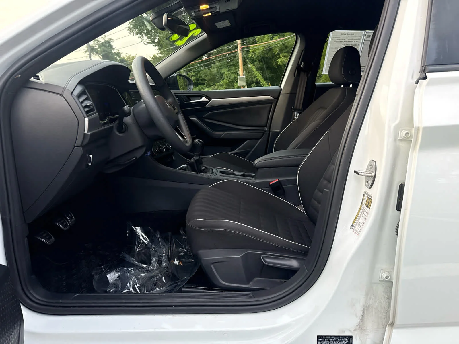 Used 2023 Pure White Volkswagen Sport image 13