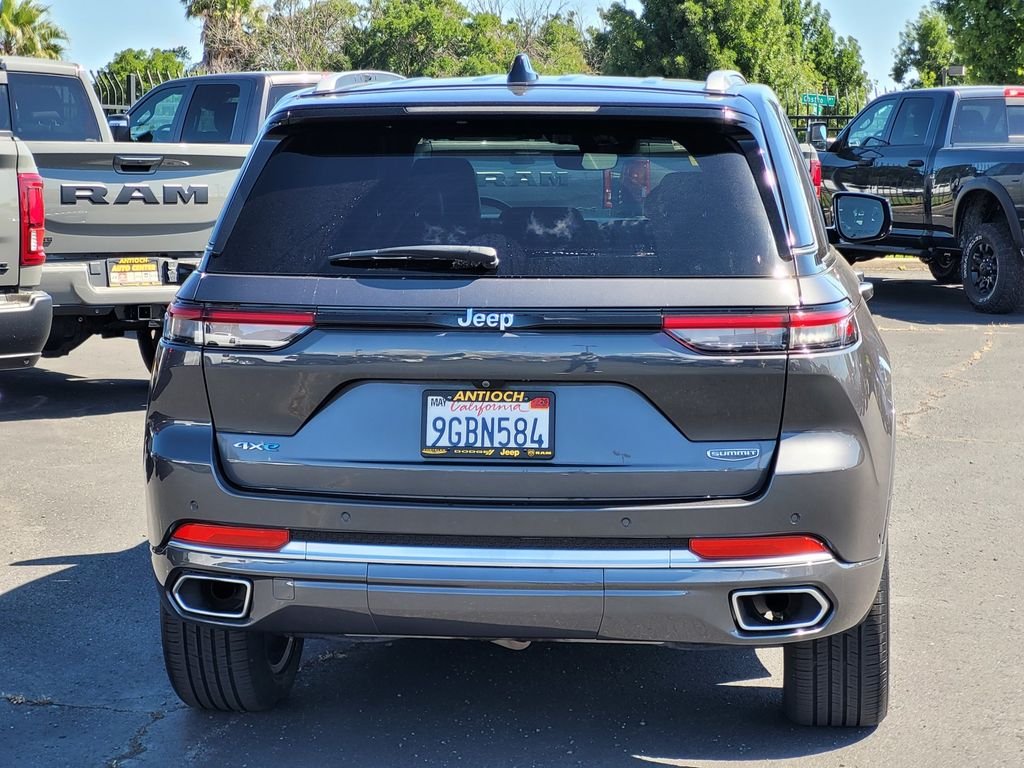 Used 2022 Gray Jeep Summit 4xe image 5