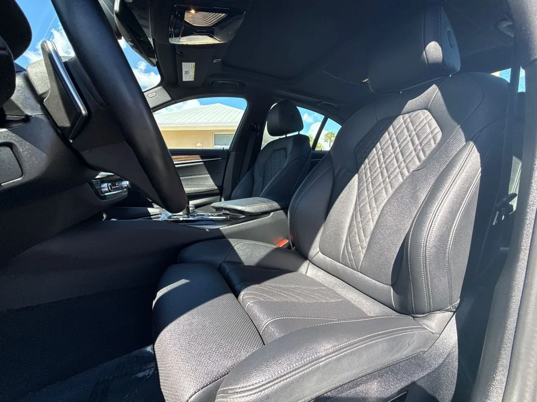 Used 2023  BMW i xDrive image 10
