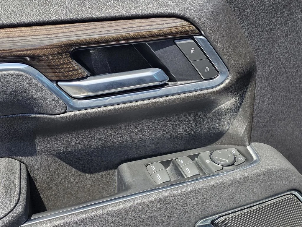 Used 2025 Cypress Gray Chevrolet LT image 15