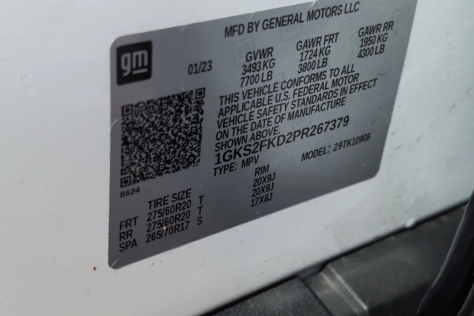 Used 2023 SUMMIT WHITE GMC SLE image 32