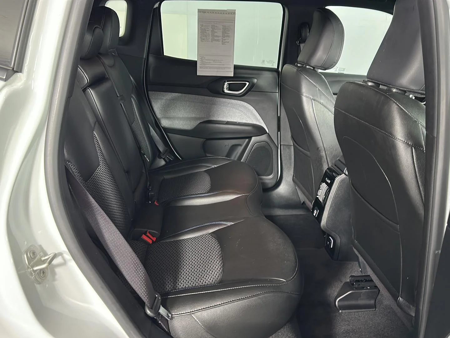 Used 2024 Bright White Clearcoat Jeep Latitude image 3