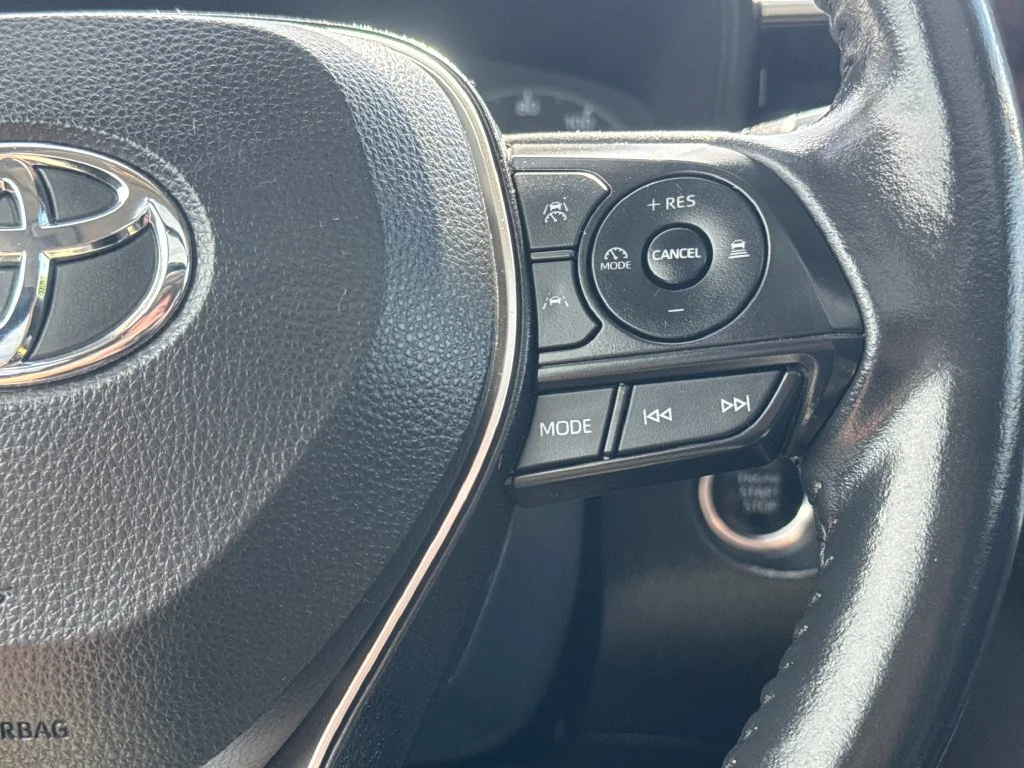 Used 2023  Toyota LE image 20