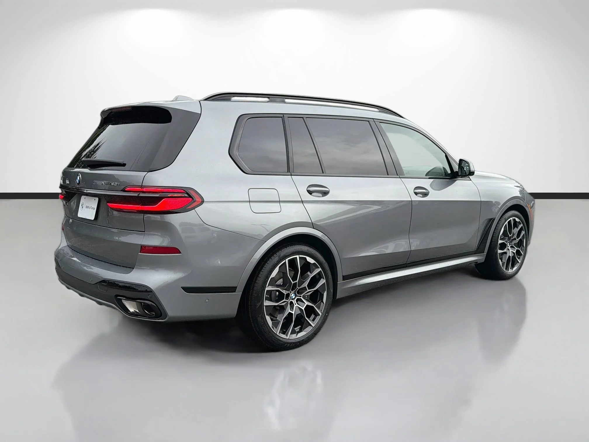 New 2027 Skyscraper Grey Metallic BMW xDrive40i image 3
