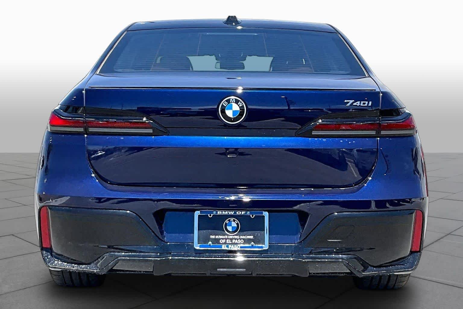New 2026 Tanzanite Blue II Metallic BMW 740i image 4