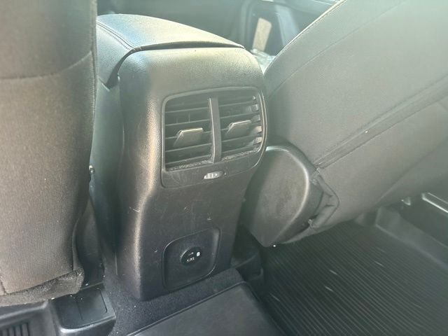 Used 2022 Blue Ford SE image 32
