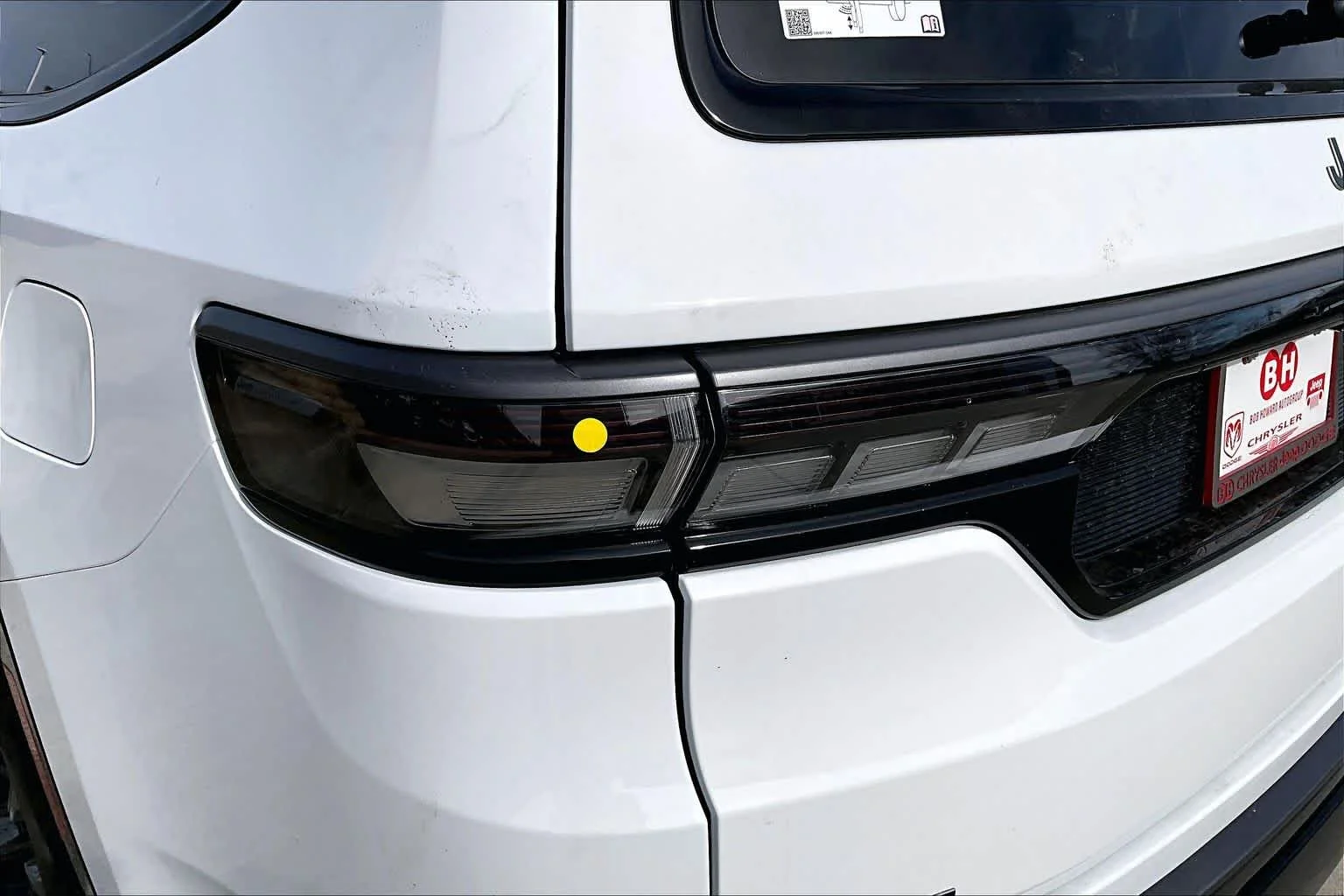 New 2026 Bright White Clear-Coat Exterior Paint Jeep Summit Obsidian image 15