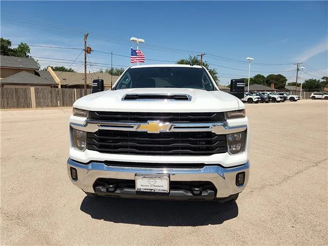 Used 2025 Summit White Chevrolet LT 4x4 Crew Cab 6.75 ft. box 159 in. WB image 7