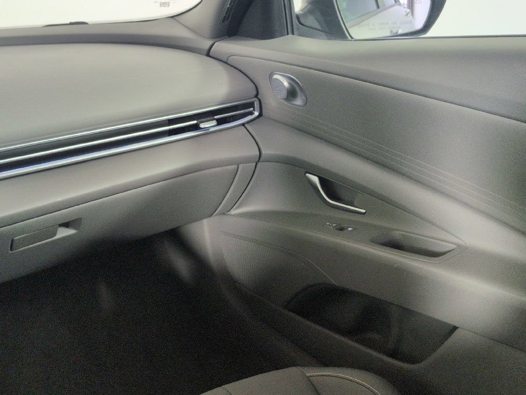2024 Hyundai Elantra SEL - Photo 23