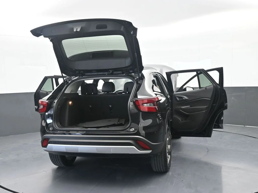 Used 2025 Mosaic Black Metallic Chevrolet LT image 70