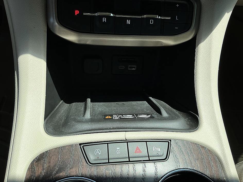 Used 2021 Summit White GMC Denali image 19