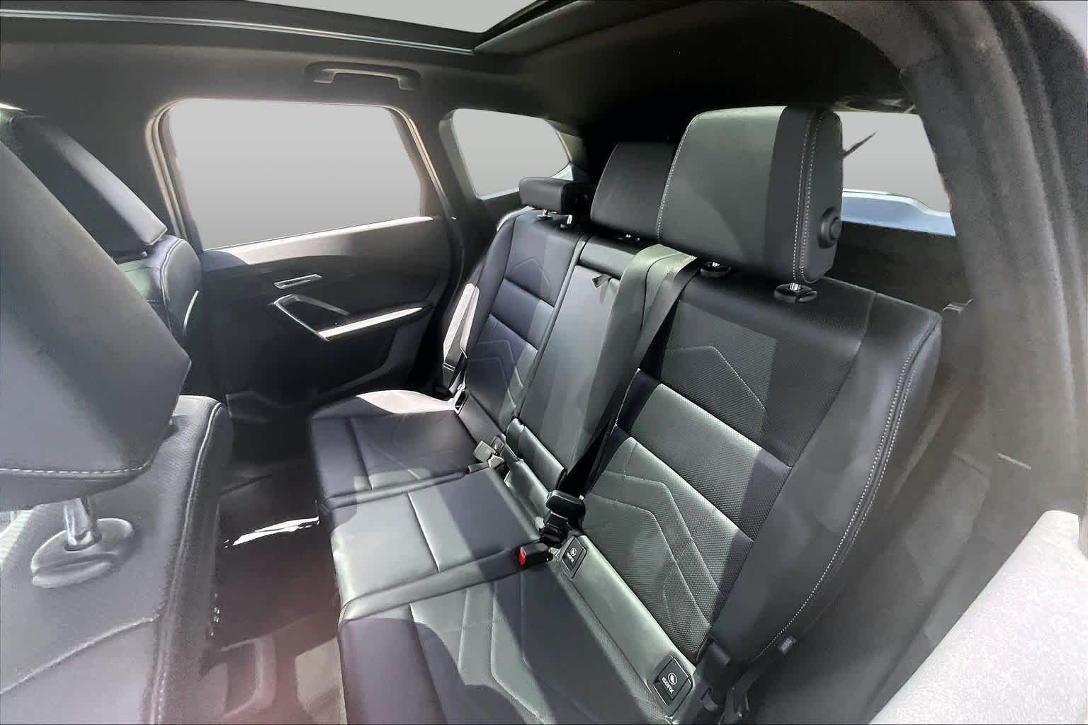 Used 2025 Black Sapphire Metallic BMW xDrive28i image 20