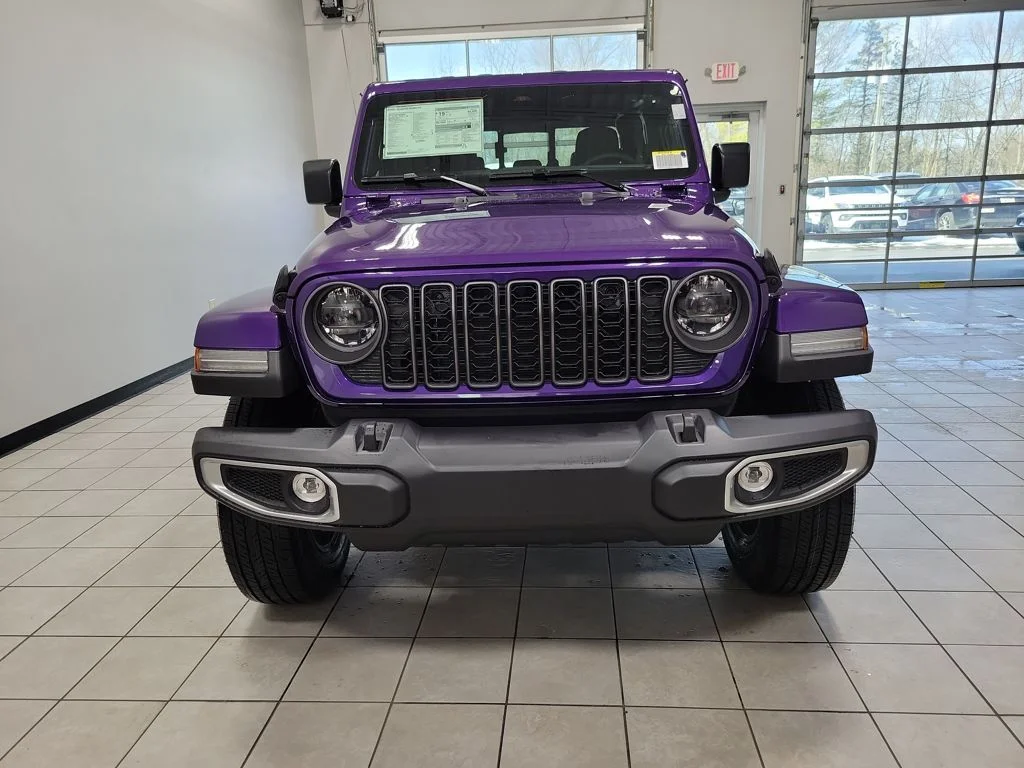 New 2026 Reign Exterior Paint Jeep Sahara image 3