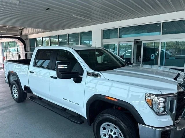 Used 2022 SUMMIT WHITE GMC Pro image 5