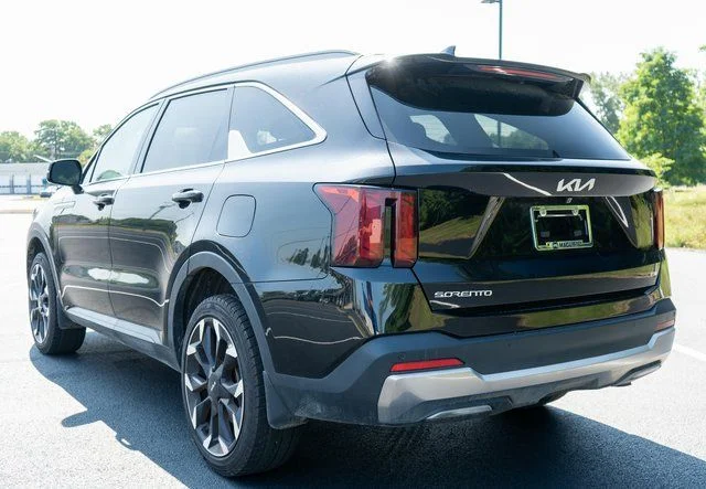 Used 2025 Black Kia EX image 8