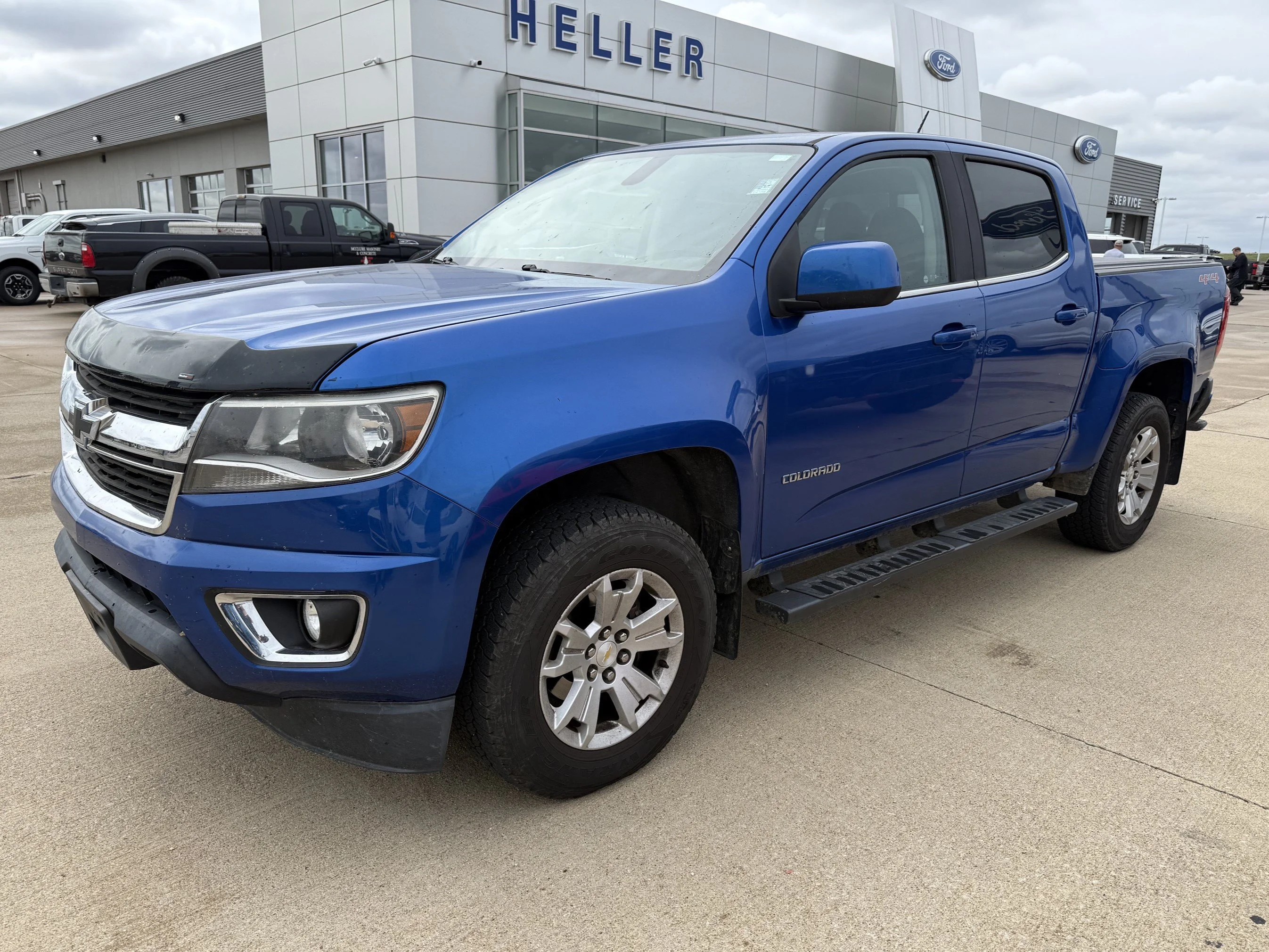 Used 2018 Kinetic Blue Metallic Chevrolet LT image 3