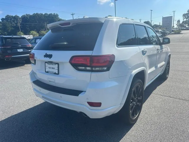 Used 2021 White Jeep Laredo X image 3