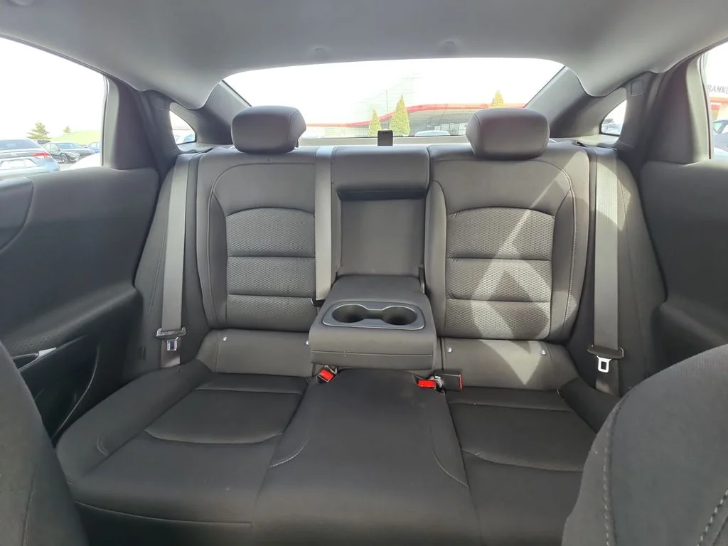 Used 2024 White Chevrolet LT image 28
