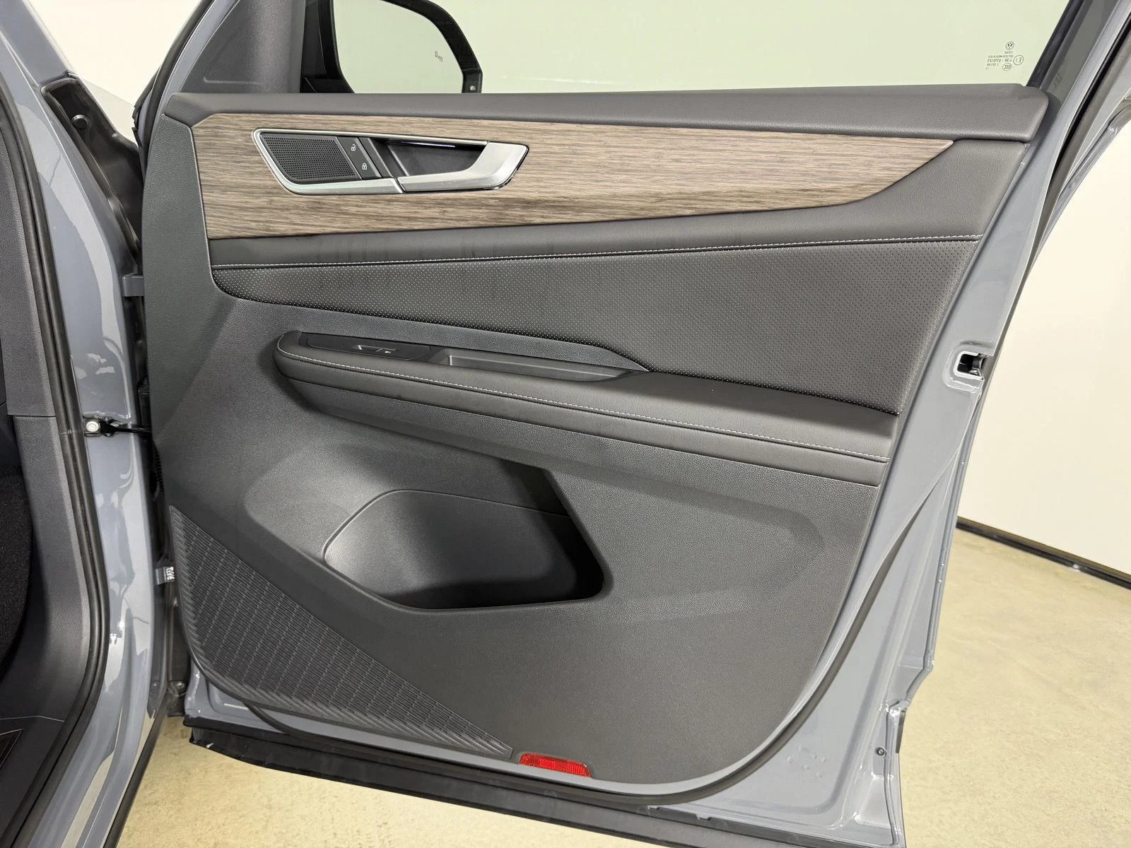 New 2026 Pure Gray Volkswagen 2.0T SEL image 15