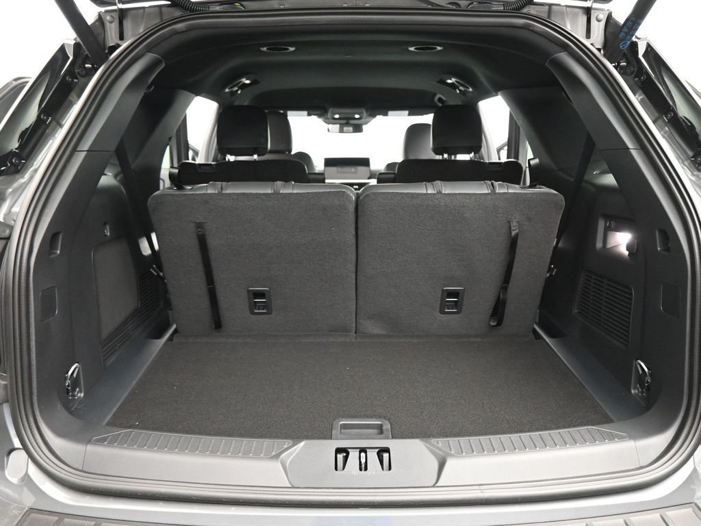 New 2026 Carbonized Gray Metallic Ford ST-Line image 22