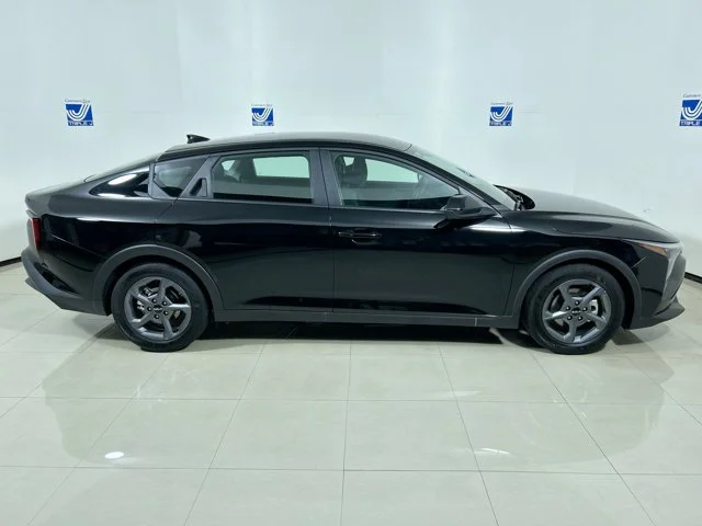 New 2026 AURORA BLACK PEARL Kia LXS image 6