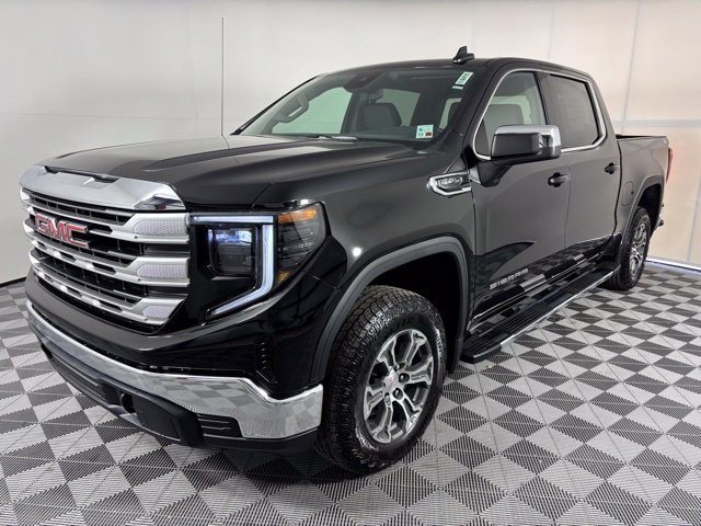 New 2026 Onyx Black GMC SLE image 3