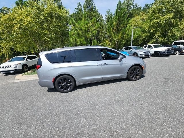 Used 2020 Silver Chrysler Touring L image 14
