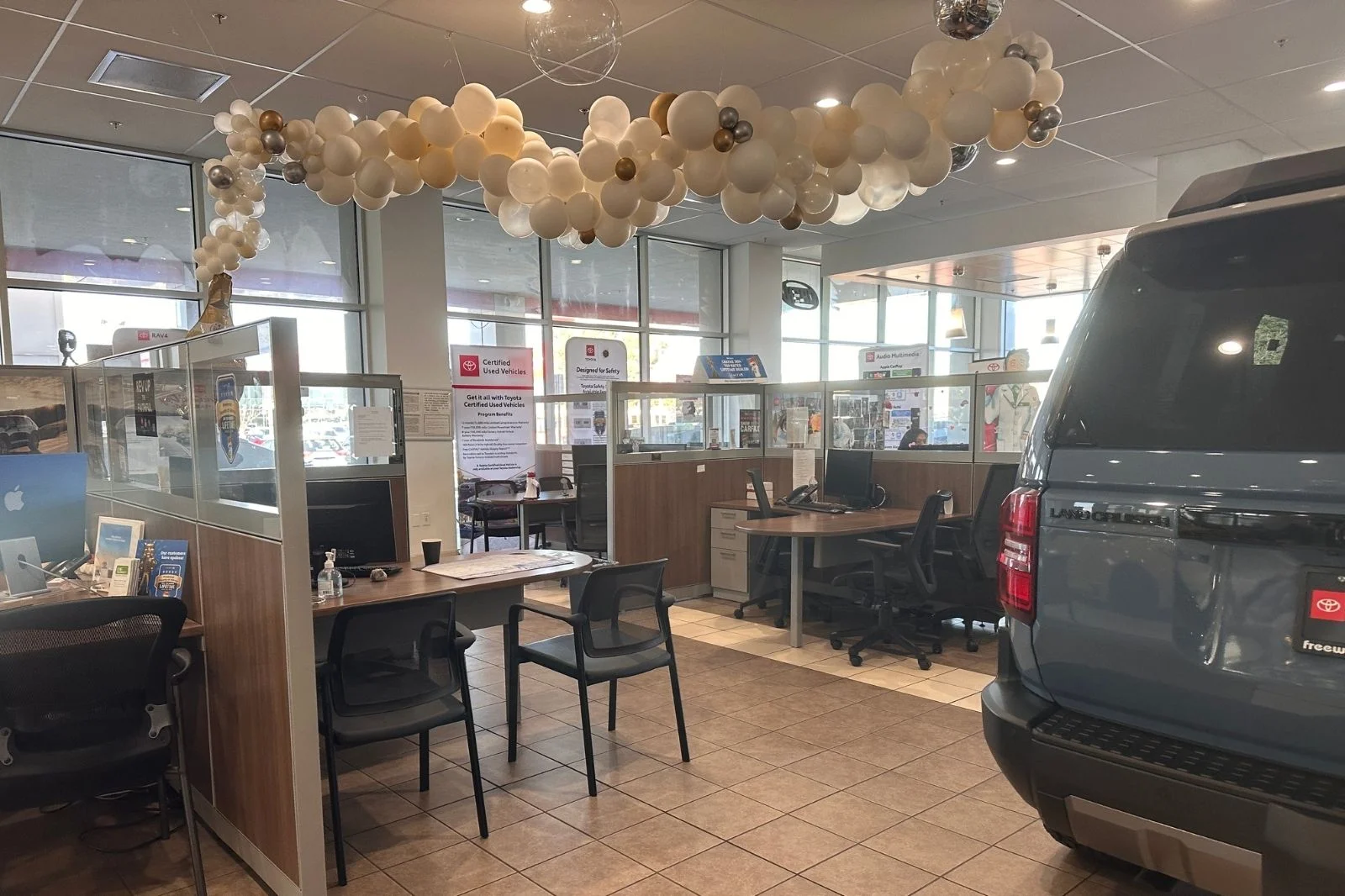 Used 2017 White Toyota Four image 12