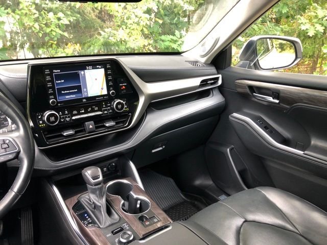 Used 2021 Blizzard Pearl Toyota Limited image 35