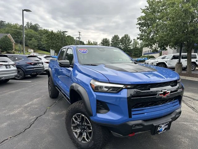 Used 2025 Blue Chevrolet ZR2 image 11