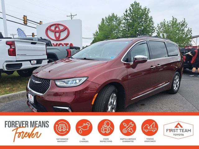 2022 Chrysler Pacifica Limited's photo