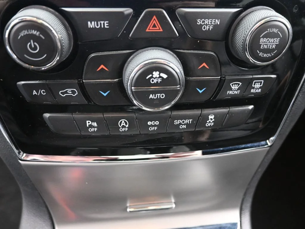 Used 2019 Gray Jeep Limited image 21