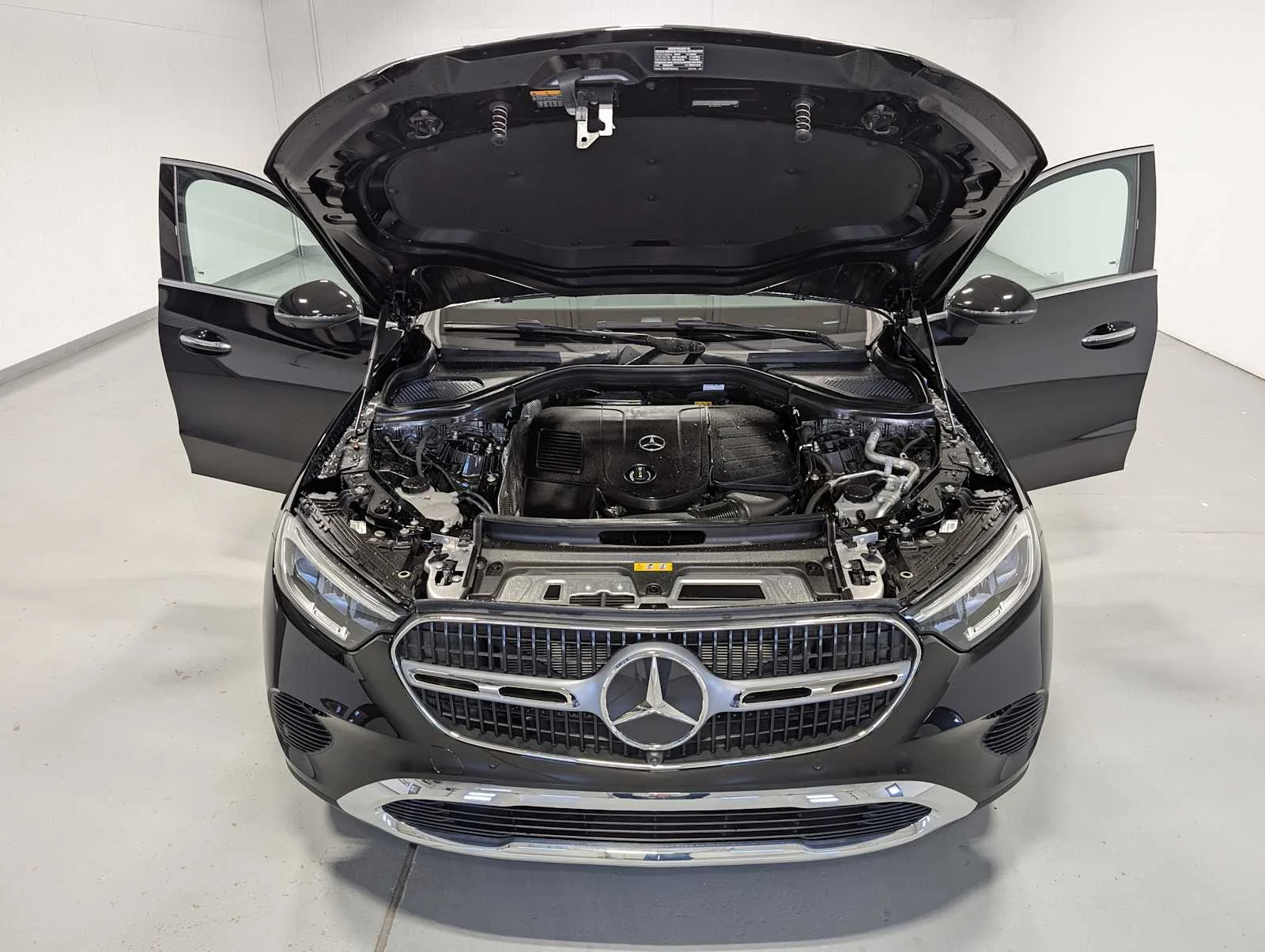 Used 2026 Black Mercedes-Benz GLC 300 image 13