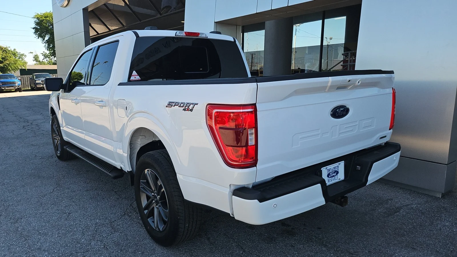 Used 2023 White Ford XLT image 3