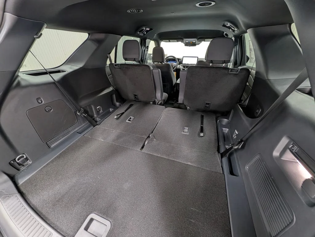 New 2027 Avalanche Gray Ford Active image 21